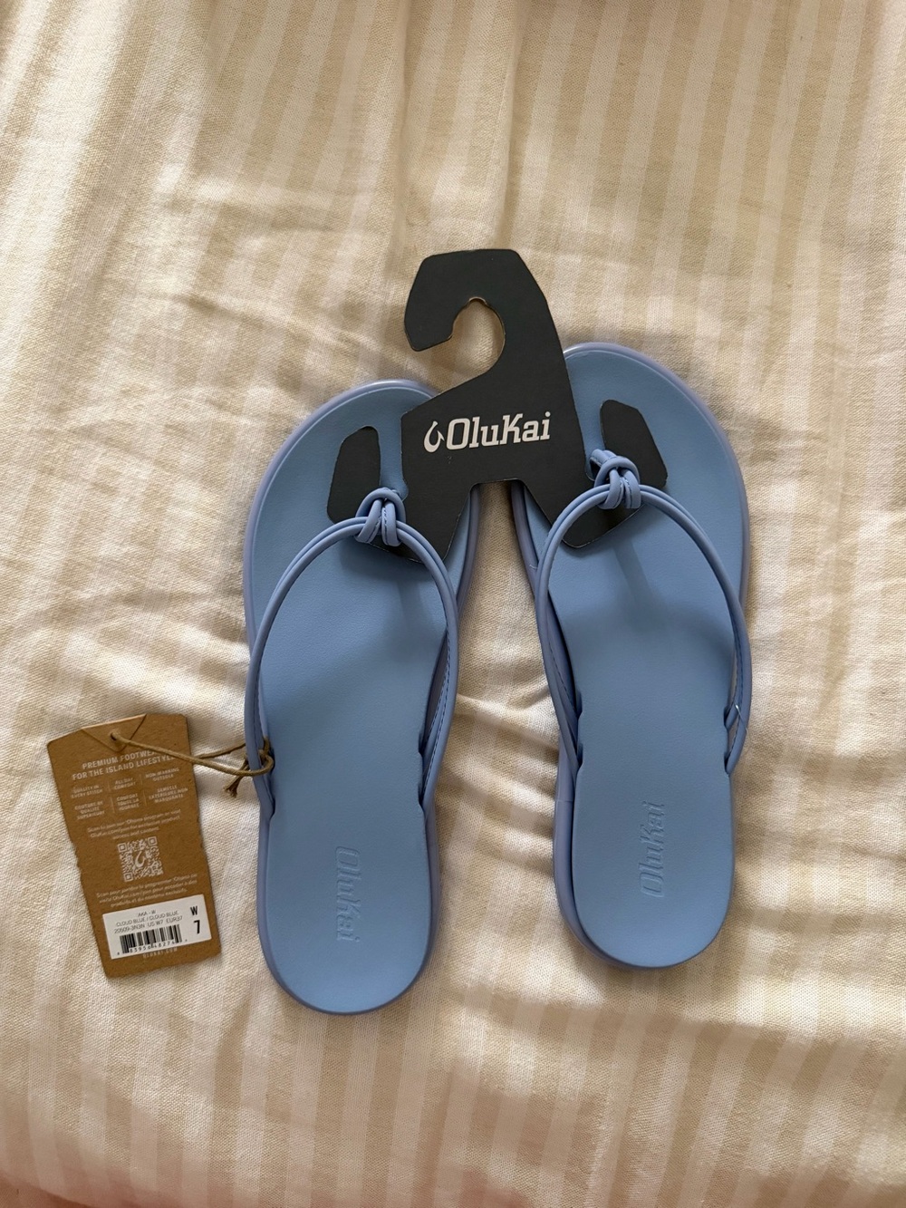 OluKai Light Blue Knot-Detail Flip Flop Sandals